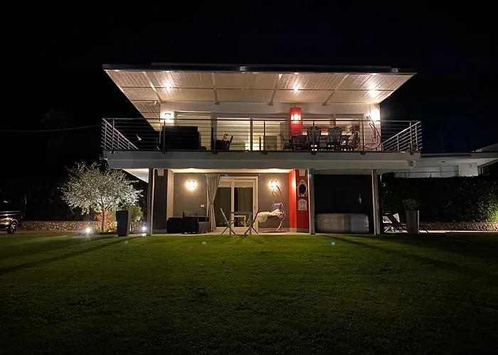 Вилла Lhv Garda - Private Pool And Бардолино